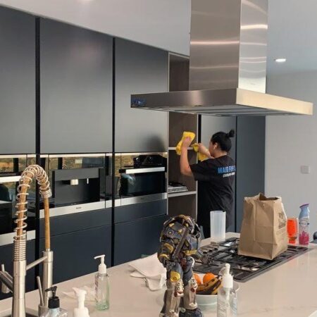 A Maid For LA cleaning professional provides detailed residential cleaning service in Los Angeles